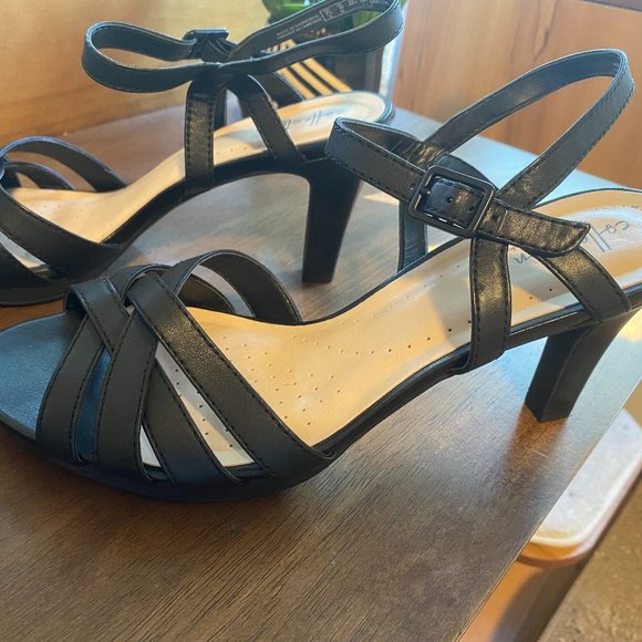 Clark's Adriel Way black leather sandals, size 10 - Picture 1 of 4